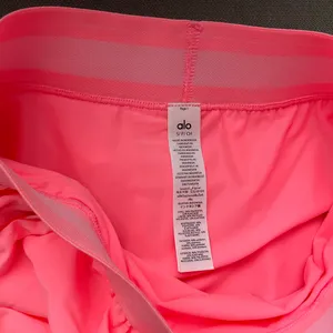 Alo Yoga Match Point Short Neon Bubblegum S thumbnail 8