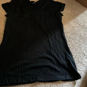 Vince medium black tee‎ thumbnail 4