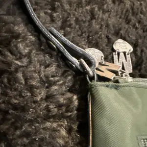 Moschino Redwall Italy Vintage Army Green Nylon Shoulder Tote Bag thumbnail 12