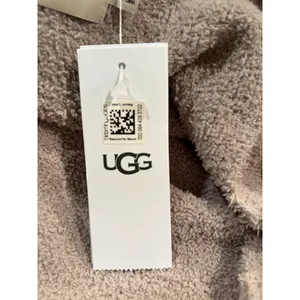 UGG Dulcie Tank Top Fuzzy Soft Cozy Lounge Beige M NWT‎ Rtw Plush thumbnail 6