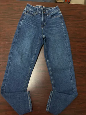 American Eagle Stretch Mom Jean Size 000 Short thumbnail 1
