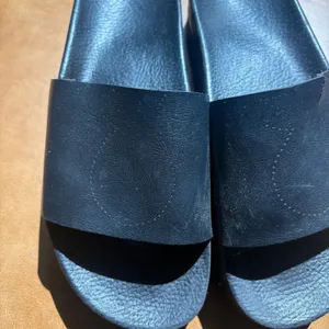 Black Leather Slide Sandals Ribbed Platform Sole Size 8 thumbnail 2