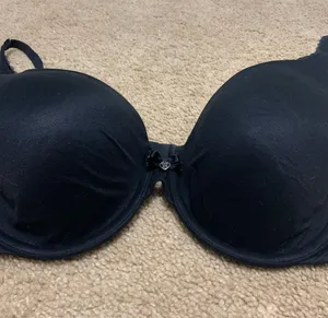 Victoria's Secret 32DD black Padded Bra thumbnail 3