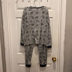 Harry Potter Pajama Set‎ Women's Gray Long Sleeve Top Pants Lounge Sleepwear M thumbnail 4