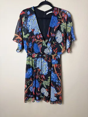 ALICE + OLIVIA Black Floral Wrap Front Chiffon Overlay Dress Size Medium thumbnail 2