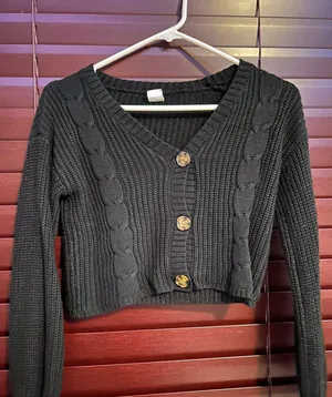 black sweater Size M thumbnail 1
