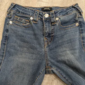 True Religion Jennie Curvy Mid Rise Super Skinny Denim Jeans Size 26 thumbnail 2