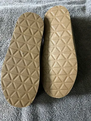 White Mountain Women’s Light Grey Suede Look Faux Fur Lined Slippers SZ 7 NWOT thumbnail 2