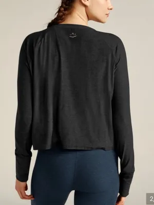 Beyond Yoga Women's
Featherweight Daydreamer Black Charcoal Pullover Medium thumbnail 2