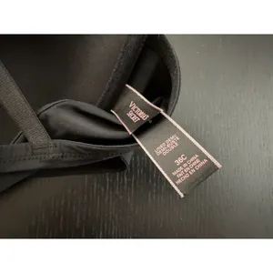 NWOT Victoria's Secret 36C Black Underwire Front Close Racerback Bra thumbnail 3