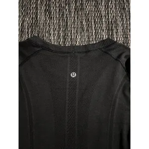 Lululemon Swiftly Tech Long Sleeve Crew Lightweight Running thumbnail 4