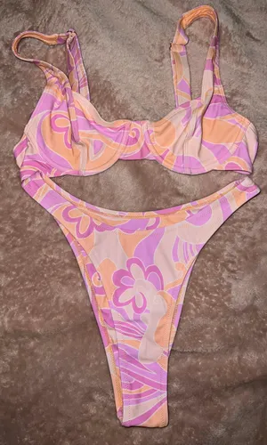 Kulani Kinis Swimsuit thumbnail 1