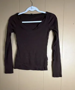 Zara Women's Chocolate Brown Ribbed Long Sleeve V-Neck Top thumbnail 1