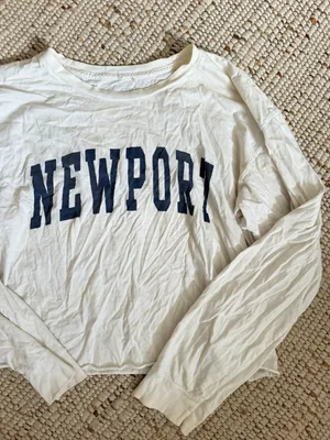 Brandy Melville Newport Tshirt thumbnail 2
