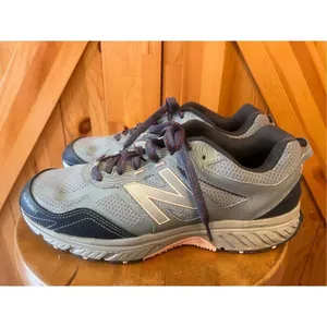 New Balance Womens WT510CL4 Gray Hiking Trail Running Shoes Size 10.5 B thumbnail 2