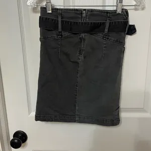 Free People Black High Waist Belted Denim Mini Skirt size‎ 2 thumbnail 4