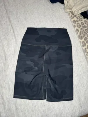 ALO Yoga High-Waist Camo Bike Shorts | Extra Small thumbnail 3
