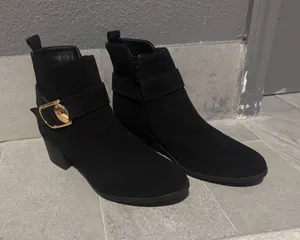 Black ankle boots Size 9 thumbnail 1
