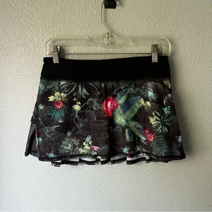 Lululemon Run: Pace Setter Skirt (Regular)
Curious Jungle Multi / Black thumbnail 4