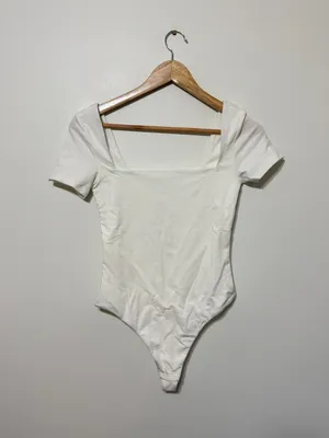 NWT Aritzia Contour Bodysuit Size Small White Square neck NEW thumbnail 2