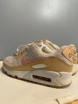 Nike Air Max Women’s Sneakers thumbnail 4