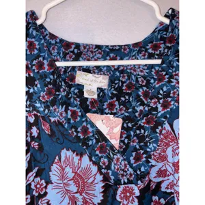 Band of the Free Blue Red Floral V-Neck Long Sleeve Blouse Small NWT thumbnail 9