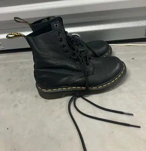Dr. Martens Pascal Black Leather Lace-Up Boots thumbnail 1