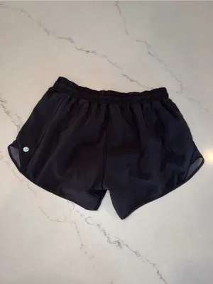 lululemon Hotty Hot 2.5” Shorts thumbnail 2