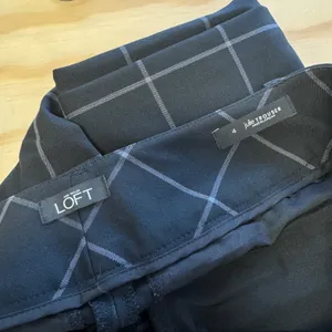 Ann Taylor LOFT Julie Trouser Black Windowpane Plaid Pants Size 4 Professional thumbnail 5