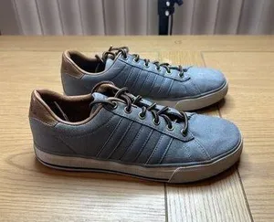 Adidas 7.5 Gray Canvas Sneakers Brown Accents Casual Stylish Footwear Mens thumbnail 1