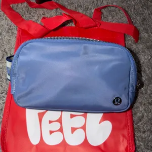 Lululemon Everywhere Belt Bag 1L thumbnail 1