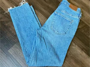 Madewell Light Blue Straight-Leg Jeans with Raw Hem thumbnail 5