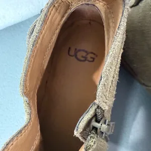 UGG Women's Ankle Boots - Taupe Suede thumbnail 3