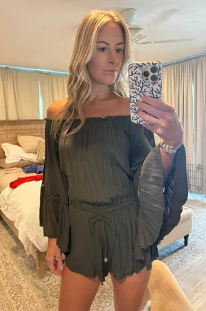 Boutique Off The Shoulder Romper Size M thumbnail 1