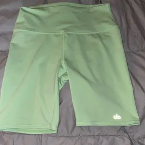 ALO Yoga Green Bike Shorts High-Rise Performance thumbnail 1