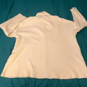 NWOT‎ Zara White Cowl Neck Sweater with Ribbed Texture thumbnail 4