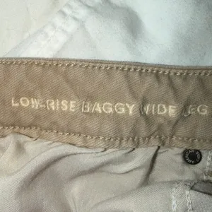 American Eagle Low Rise Baggy Wide Leg Khaki Tan Front Seam Pants Size 8 Regular thumbnail 4