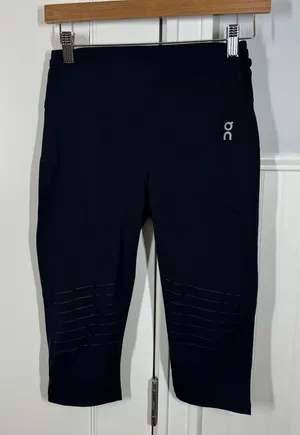 On Running Women Trail Tights Black Cropped Athletic Leggings‎ size small thumbnail 1