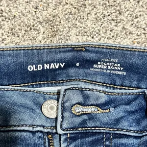 Old Navy Women's Blue rockstar super Skinny Jeans size 6 thumbnail 3