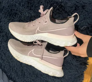 React Flyknit thumbnail 1