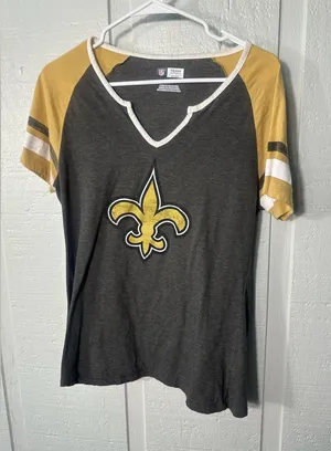 NFL Women’s Short Sleeve New Orleans Saints Tshirt Size Size Large EUC thumbnail 1
