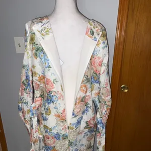 Elliatt Europium Dress‎ White Multi Floral Linen V-Neck Tie Back M $238 MSRP thumbnail 6