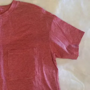 NWT Truenyc striped t shirt in S. Red/white stripes thumbnail 3