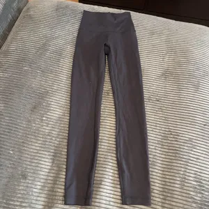 Lululemon Women's Black Solid Ankle Leggings Size 0 Spandex Align Logo thumbnail 2