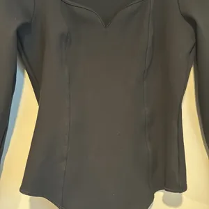 Soft AF Long sleeve Ponte Sweetheart Bodysuit. M thumbnail 4