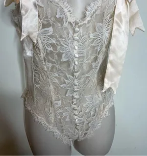 Victorias Secret Gold Label Vintage Cream Lace Bow straps Bodysuit sz S thumbnail 4
