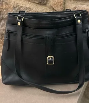 Elegant Black Shoulder Bag with Gold Buckle thumbnail 1