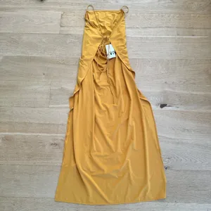 Zara - Sleeveless Layered Maxi Dress in Yellow thumbnail 5