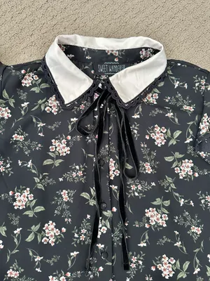 Sweet Wanderer Floral Blouse thumbnail 3