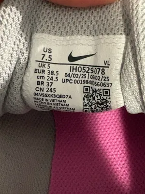 Women’s Nike pink and gray thumbnail 9